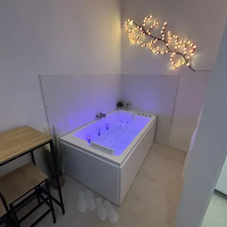 Tokyo Apartment *